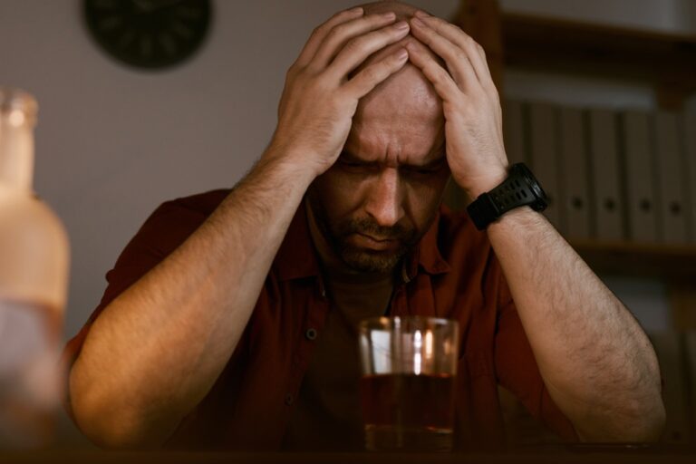 Ha máson segítünk, magunkon segítünk?